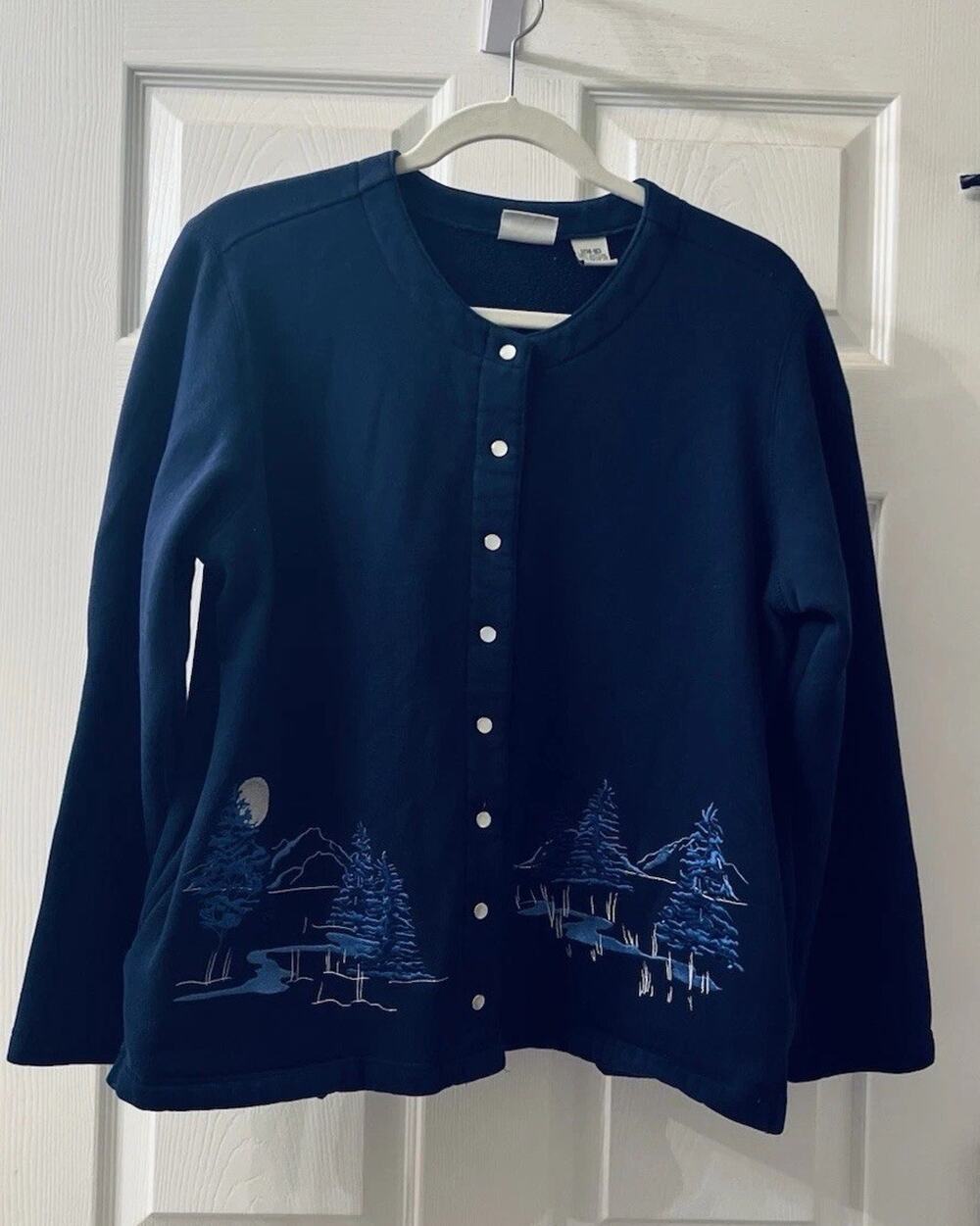 VTG 90s Classic Elements Embroidered Winter Scene Cardigan Sweatshirt M